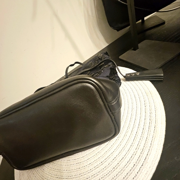 Louis Vuitton LOVE PARIS Sequin Tote – Limited Edition 2014 - Picture 7 of 14